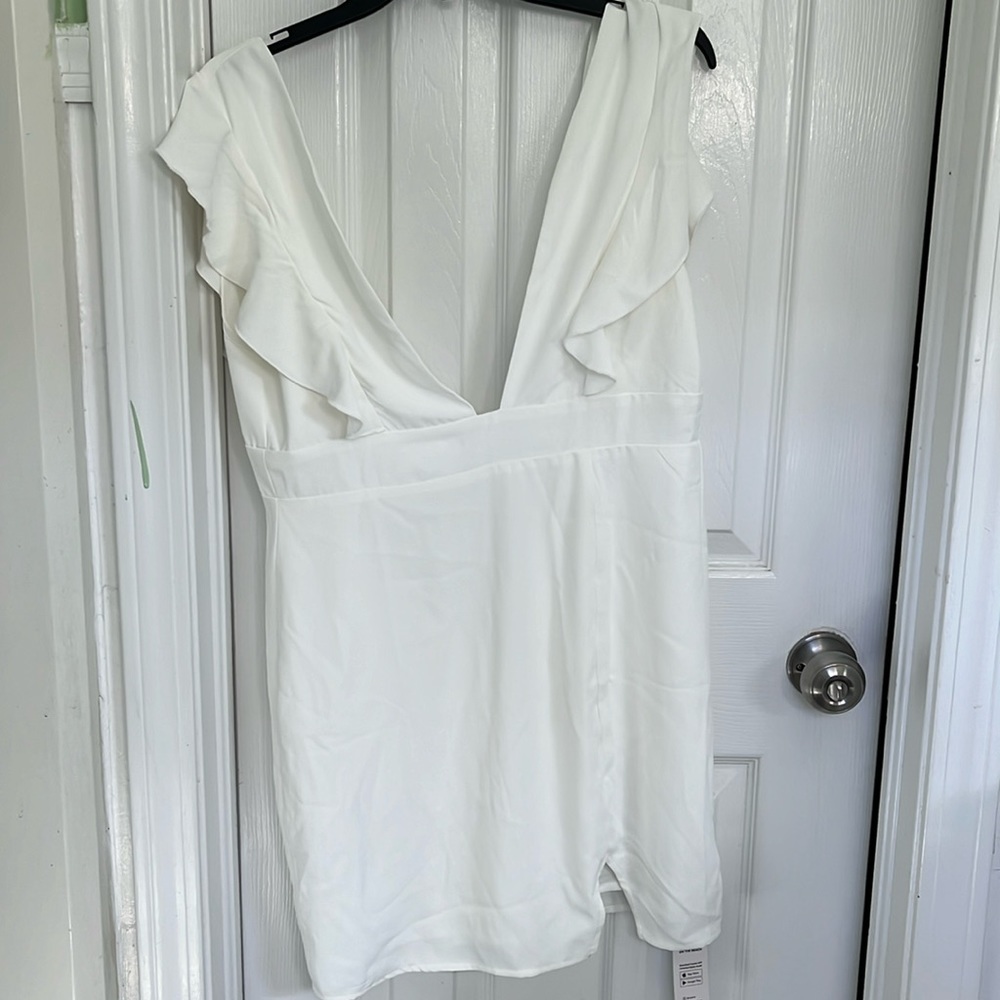 Cupshe plunging deep v white dress